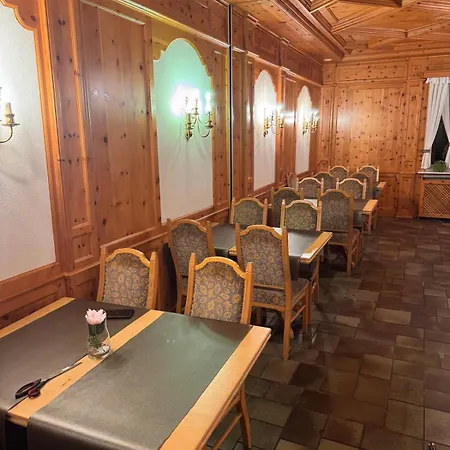 Restaurant Waldschloesschen מלון 4*