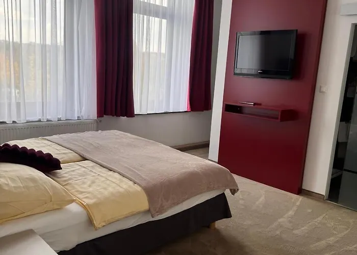 Restaurant Waldschloesschen מלון 4*